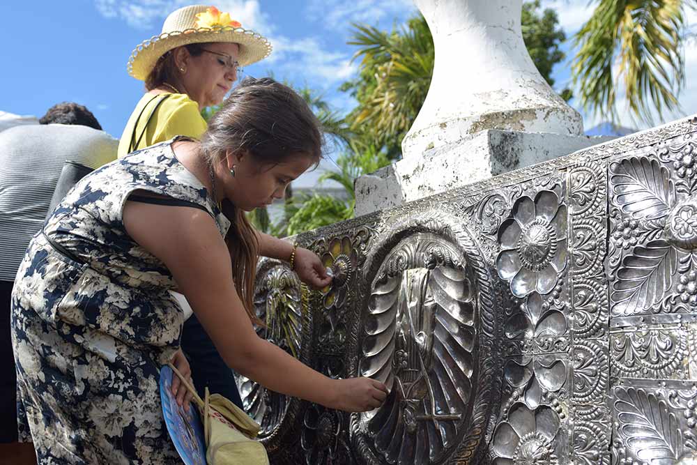 Traditional-lavada-de-la-plata, -El-Viejo, -Chinandega- (3)