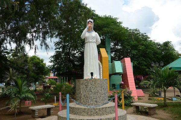 Escultura de la Novia de Tola