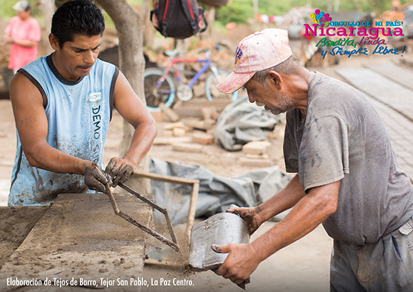 Elaboración de tejas de barro_lapazcentro_cultura4