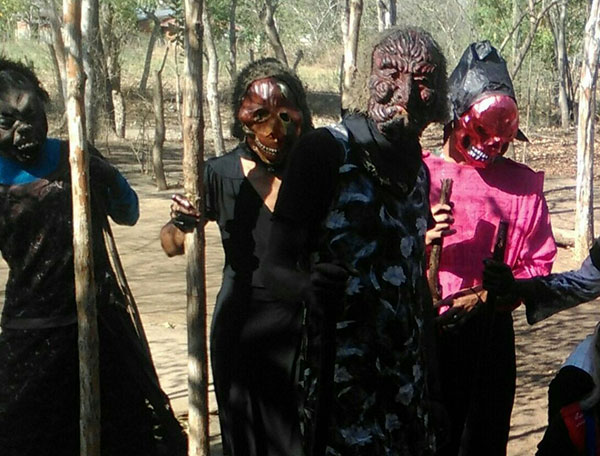 Studenten von El Piñuelar (Ostern)_larreynaga_fiestasp_gal1