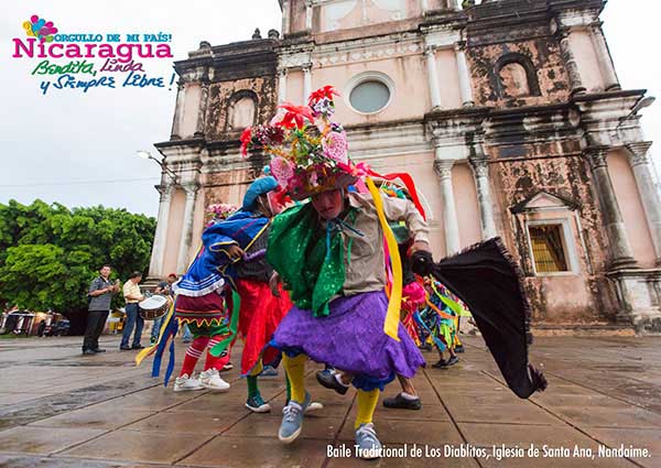 Traditioneller Tanz von Los Diablitos_nandaime_fiestasp_gal1