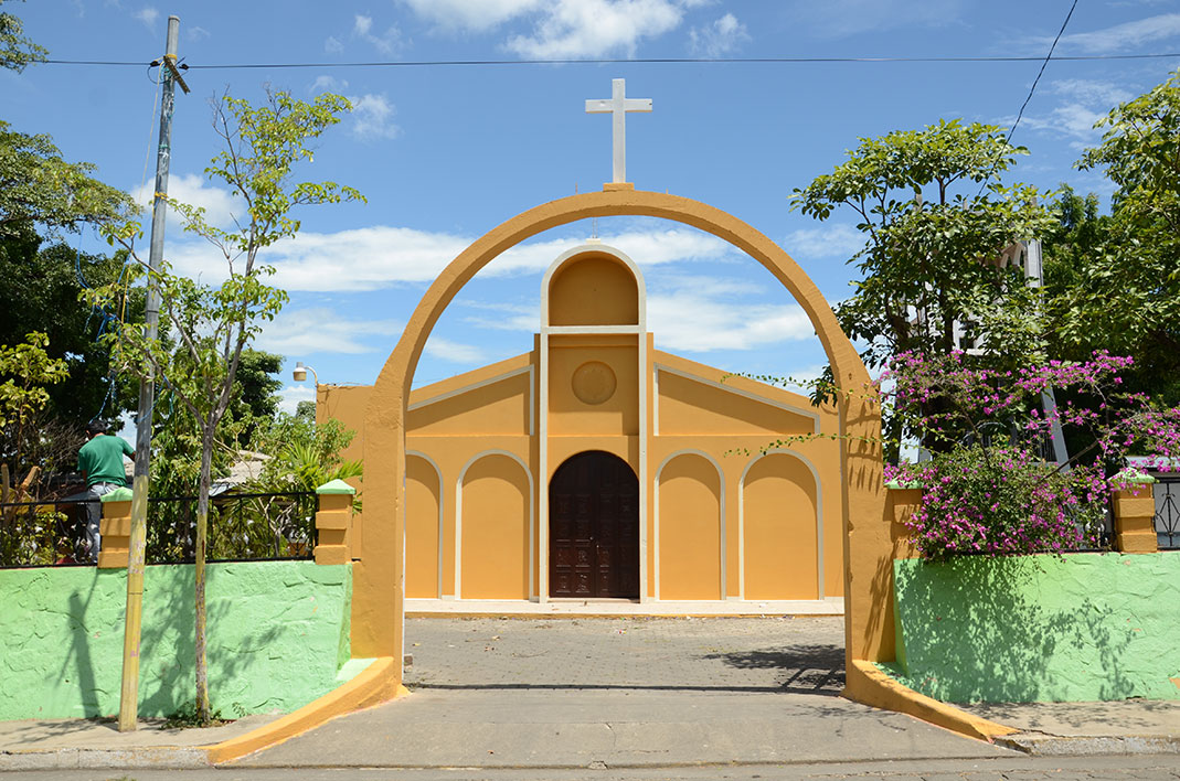 Kirche Unserer Lieben Frau der Barmherzigkeit _mateare_arquitectura3