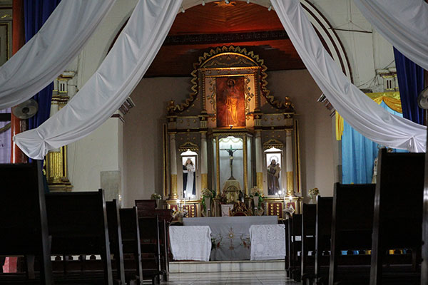 Interior de Iglesia Santiago Apóstol_telica_fiestasp_gal2