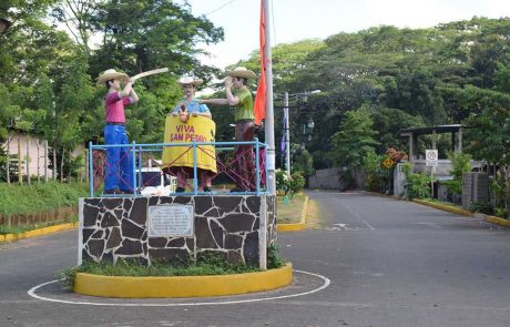 Monumento a San Pedro Monumento a San Pedro_diria_fiestasp_gal2