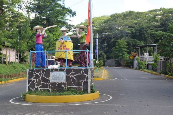 Monumento a San Pedro_diria_fiestasp_gal2