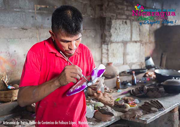 Elaboración de artesanía de barro_nandaime_cultura_gal1