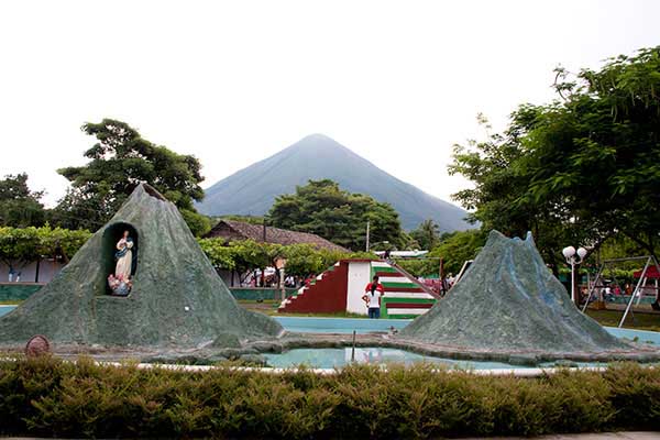 Brunnen der beiden Vulkane_moyogalpa_galeria_arquitectura7