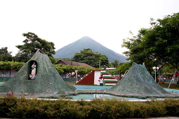 Fuente de los dos volcanes_moyogalpa_galeria_arquitectura7