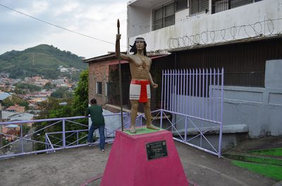 Monument to the indigenous leader "Yarrince"