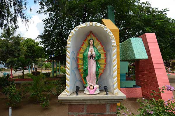 Monumento a la Virgen de Guadalupe_tola_fiestasp_1