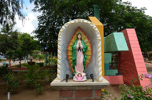 Monumento alla Vergine di Guadalupe_tola_fiestasp_1