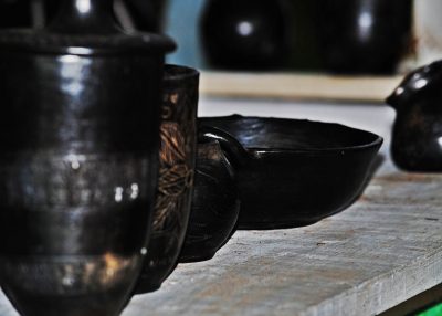 Schwarze Keramik