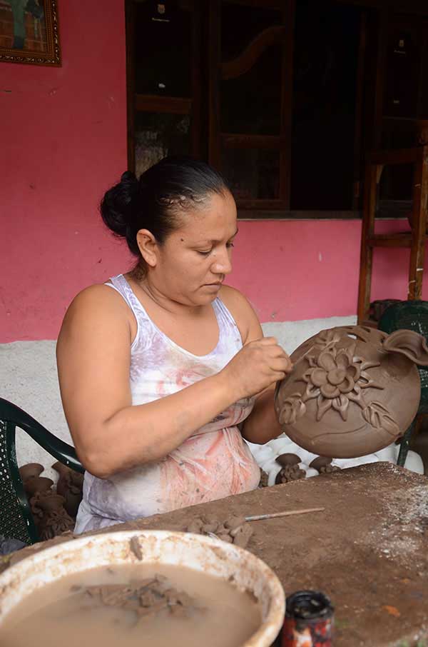 Elaboration of clay crafts sanjuanoriente_cultura_gal3