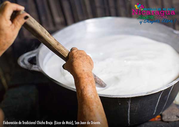 Zubereitung der Hexe chicha_sanjuanoriente_gastronomia_gal4