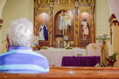 Interior of Parroquia San Juan Bautista _sanjuanoriente_fiestasp_gal2