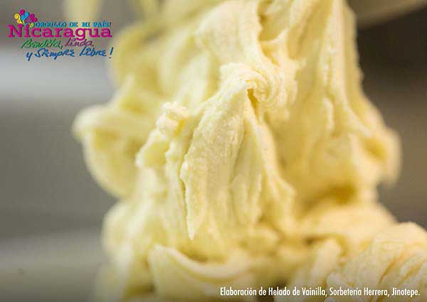 Preparazione del gelato alla vaniglia_jinotepe_gastronomia_gal2