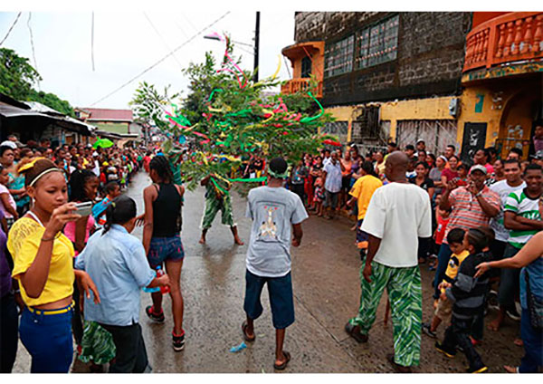 Feste di maggio Ya_bluefields_fiestasp_gal6