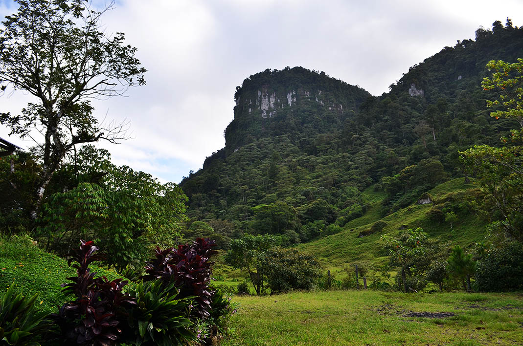 Peñas Blancas Massif