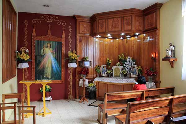 Santiago Apóstol Parish Sanctuary