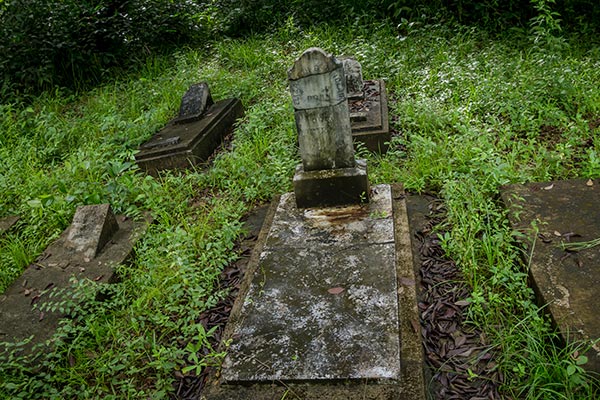 Cemetery and graves in Isinky Ta 1 _culrura2