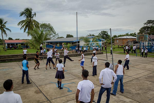 Colegio, comunidad Karawala_culrura4