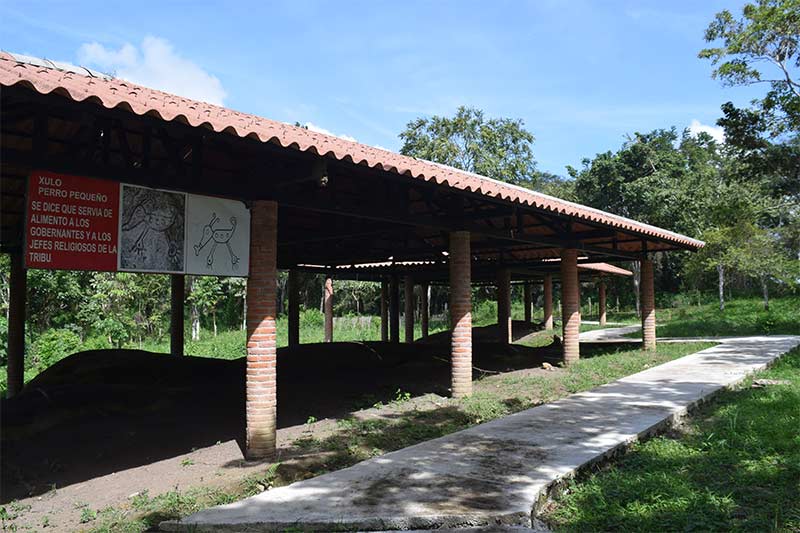 Archäologischer Park-(Villa-Sandino)