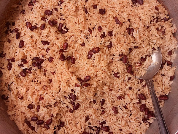 Gallo-pinto-con-coco_bonanza_gastronomia1