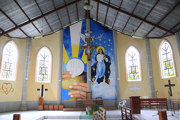 Interior de Iglesia Espíritu Santo mulukuku_fiestasp_gal2