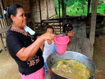 Venta-de-Lukluk_rosita_gastronomia1