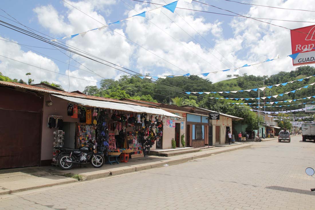 Access-streets-to-center-of-town