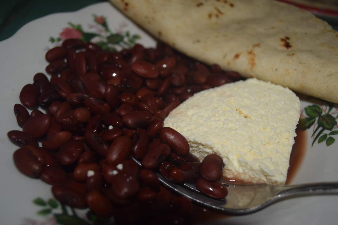 Fagioli Cotti Con Cagliata E Tortilla