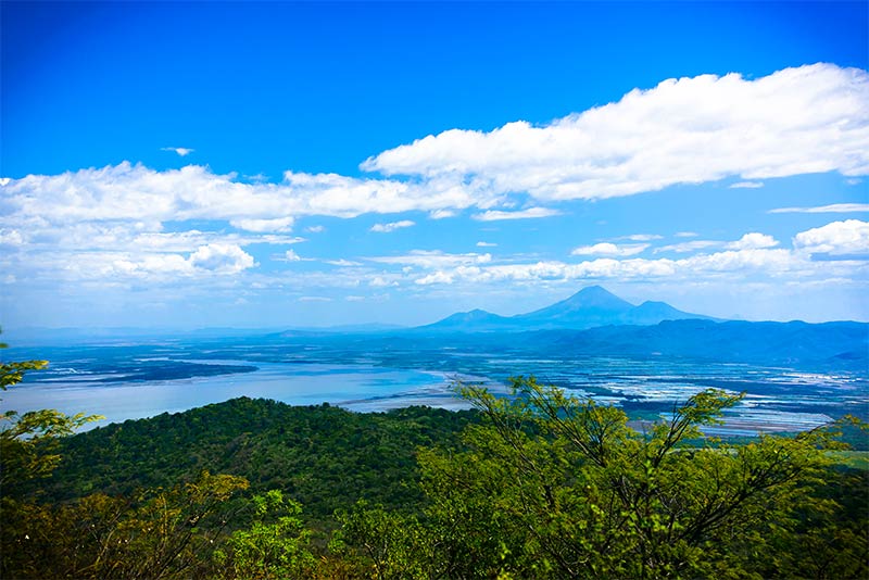 Cordillera-de-los-Maribios-desde-el-volcan-Cosiguina