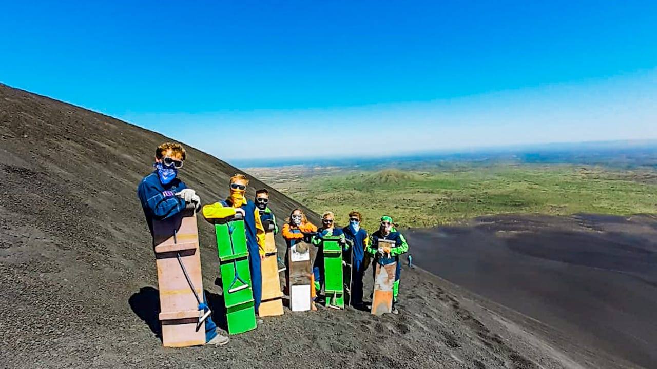 cerro-negro-sandbording